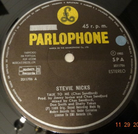 Stevie Nicks - Talk To Me