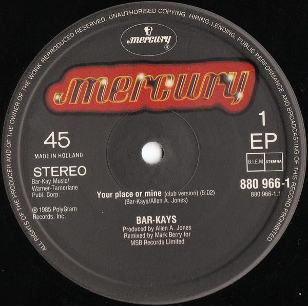 Bar-Kays - Your Place Or Mine