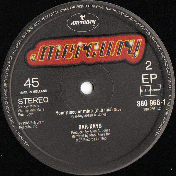 Bar-Kays - Your Place Or Mine